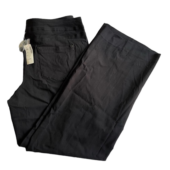 NWT Addition Elle perfect fit pull on black pants straight leg size 18 regular - Picture 1 of 12